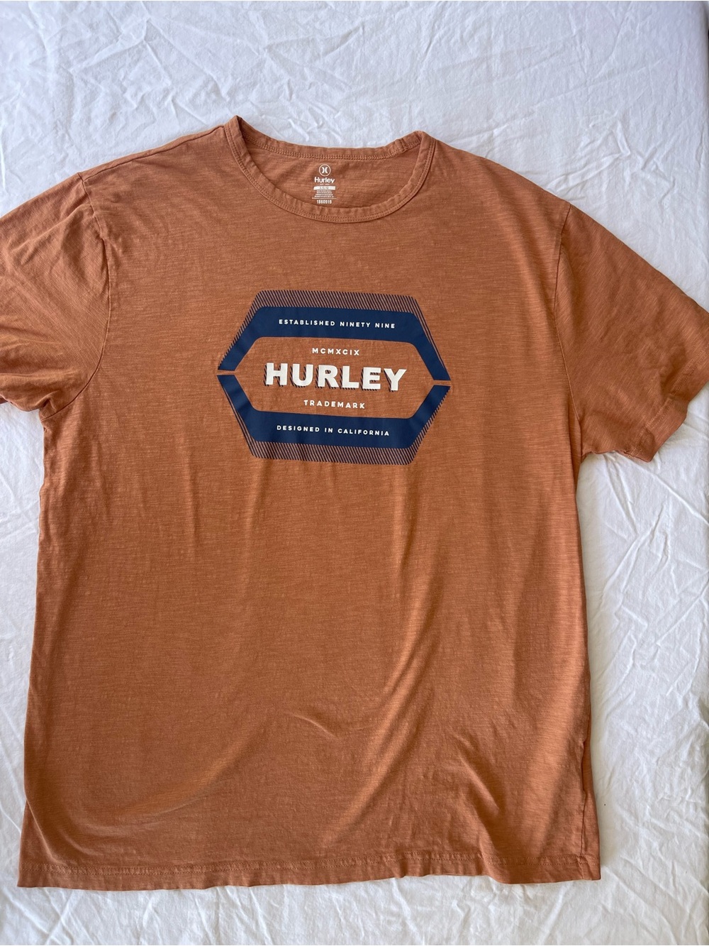 Hurley Men’s Rust Tee with Navy Logo Hex Graphic